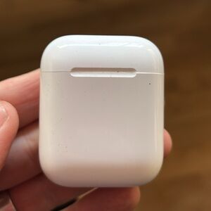 AirPod 2nd Generation with case